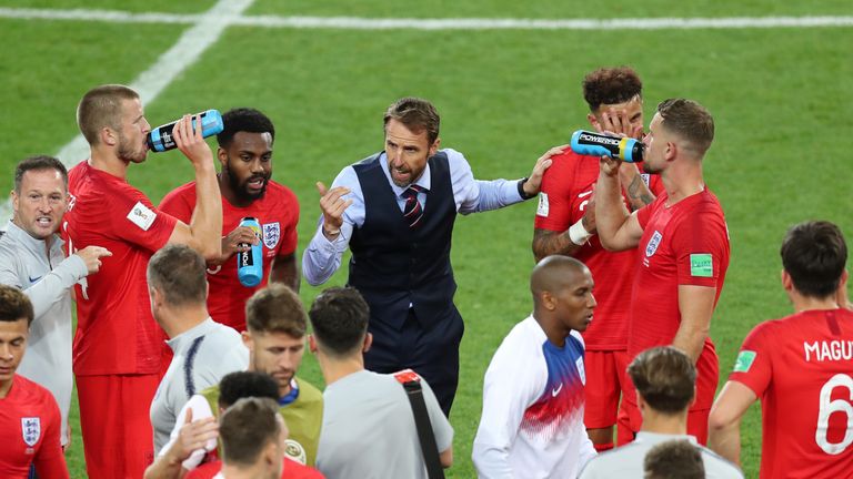 Southgate speaks to his players before extra-time