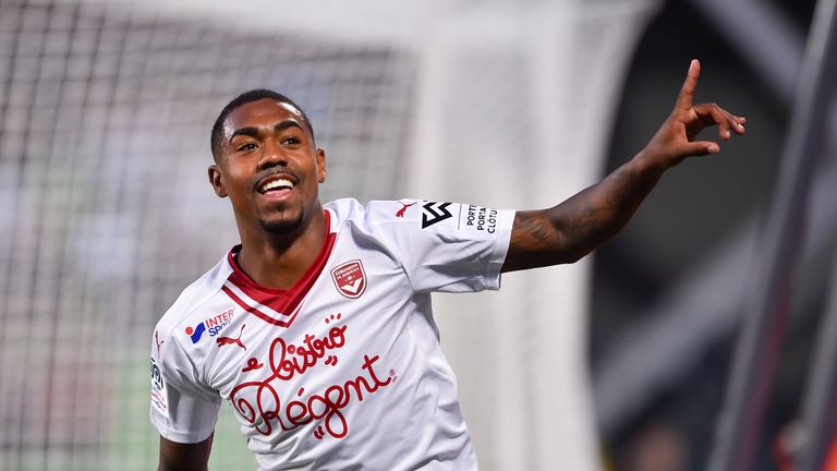 Roma are understood to have made a bid of over &#163;30m for Malcom [스카이 스포츠] 보르도의 말콤을 노리는 로마