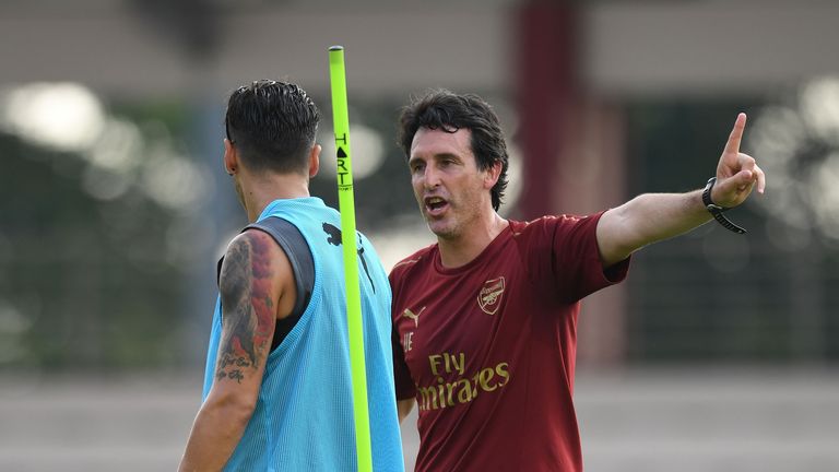   Emery says that Arsenal is like a family for all players 