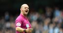 Madley quits as Premier League ref