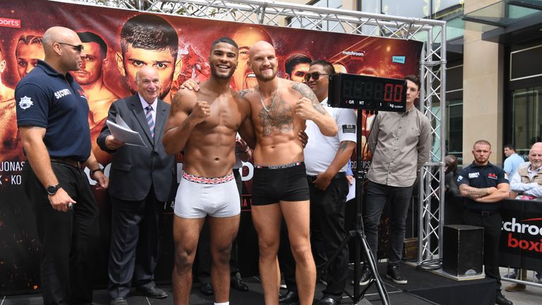 Sims Jr (L): 12st 9lbs, Eschner: 12st 6lbs