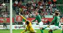Late Klich goal denies Ireland win