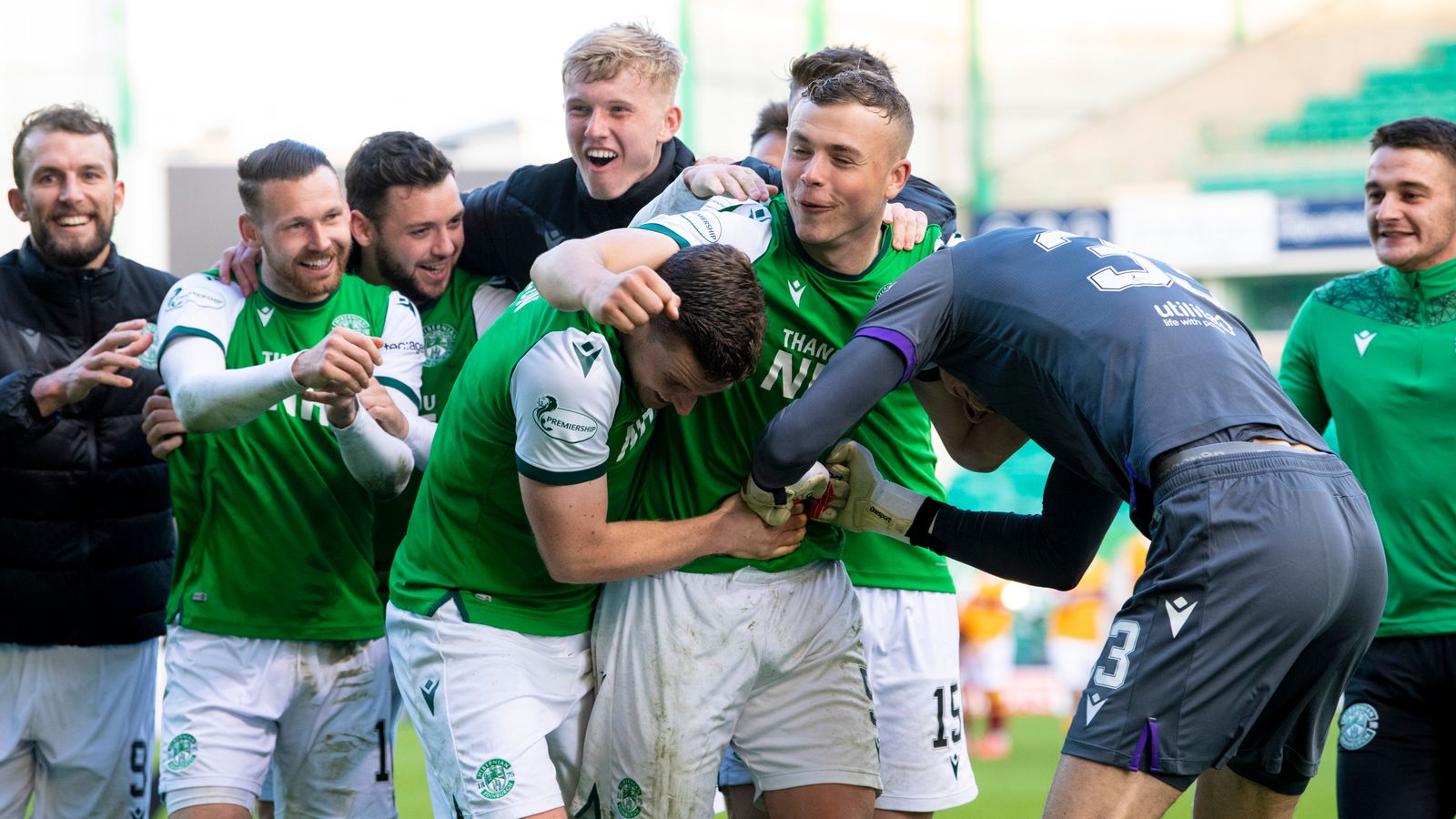 Hibernian 2-2 Motherwell: Hibs reach Scottish Cup semi-finals with penalty shootout win - Hibernian 2-2 Motherwell: Hibs reach Scottish Cup semi-finals with penalty shootout win