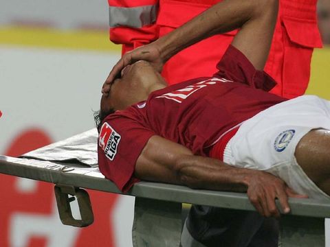 Image of Lucio: Knee injury