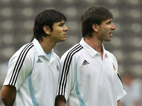 Image of Ustari (L) and team-mate Abbondanzieri