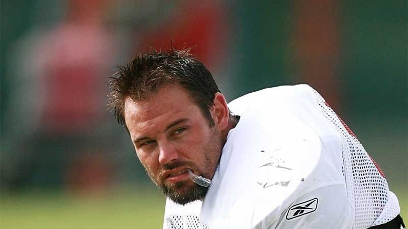 Tampa Bay's Alstott announces retirement