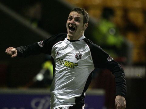 Image of Deuchar: Saints move