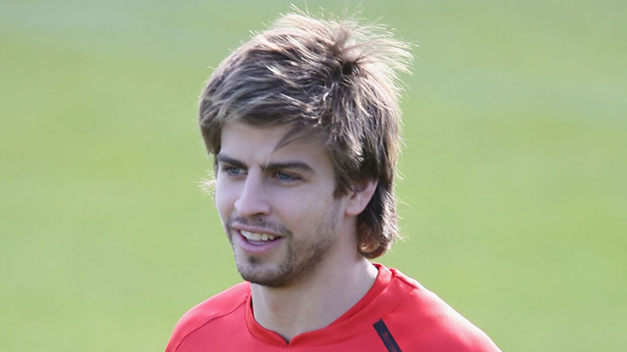 Pique Gerard Hairstyle