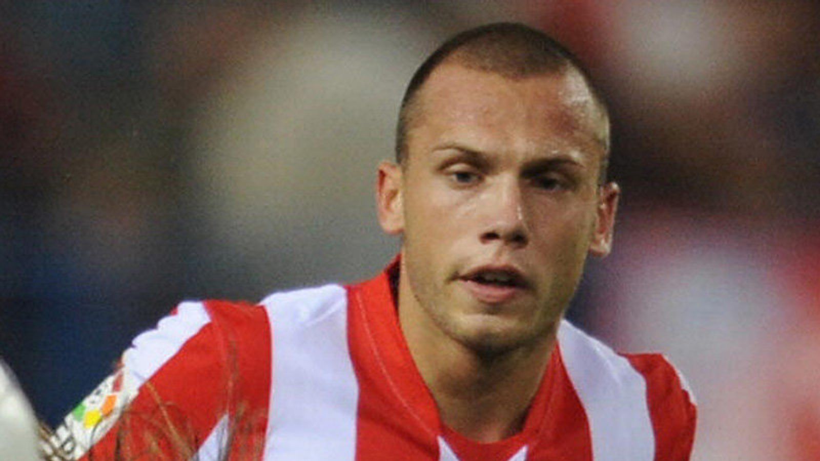 Heitinga arrives at Everton | Football News | Sky Sports