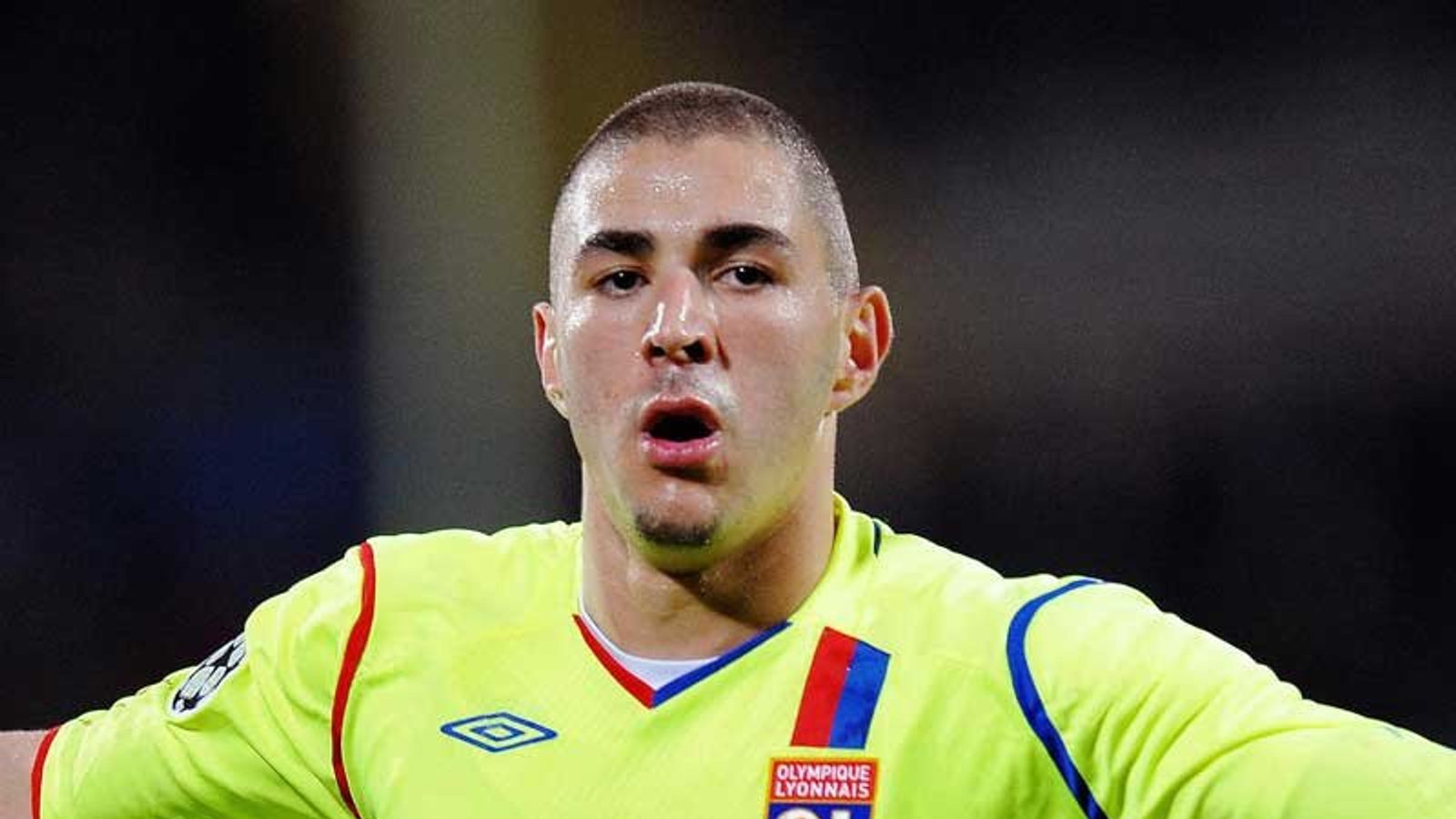 Lyon hold onto vintage Benzema, Football News