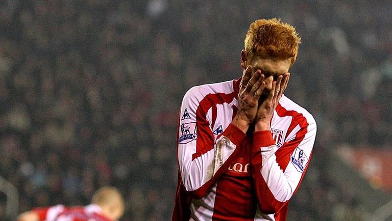 75th minute: Dave Kitsons glancing header goes agonisingly close.