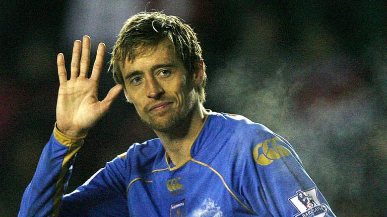 Peter Crouch scores Portsmouths first