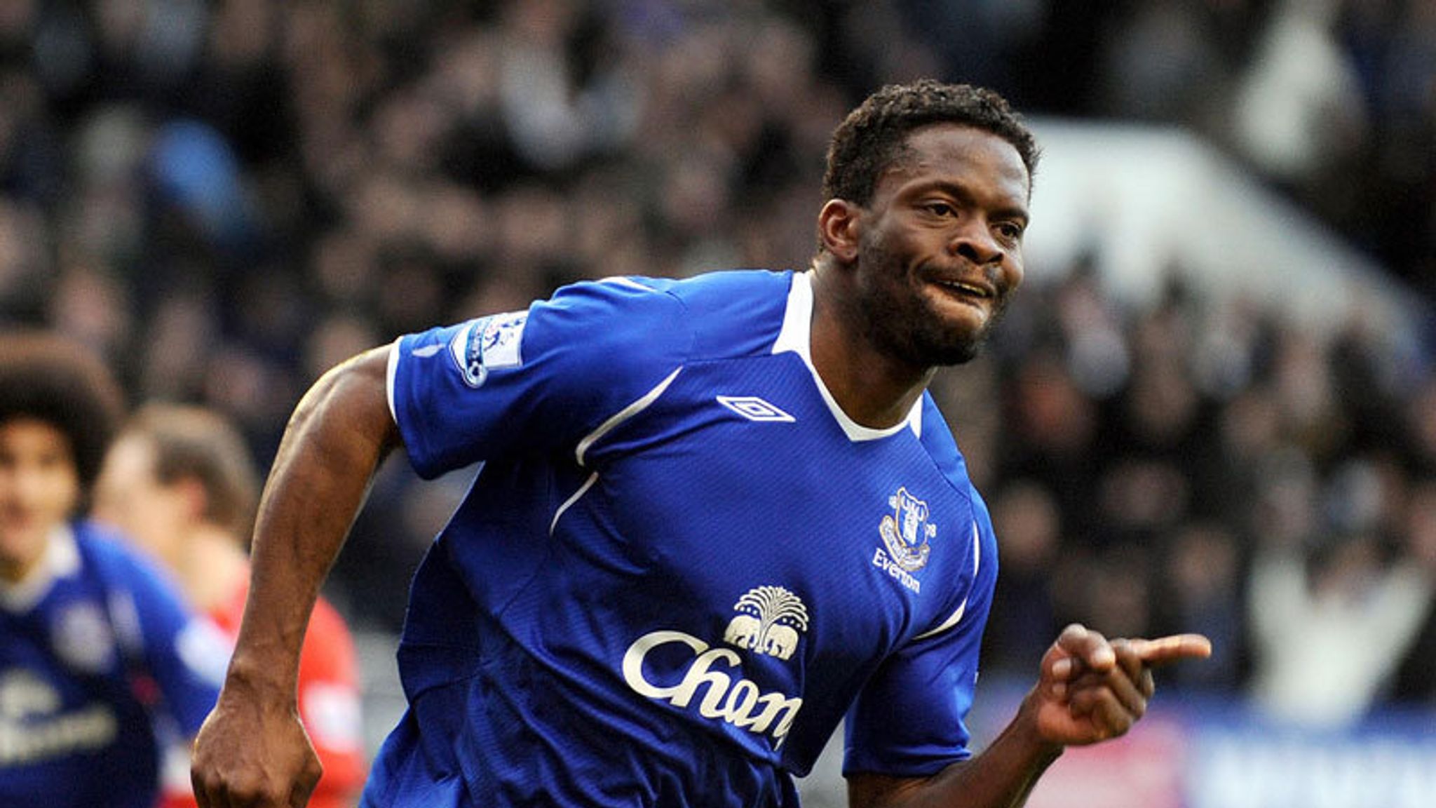 Everton sweating on Saha | Football News | Sky Sports