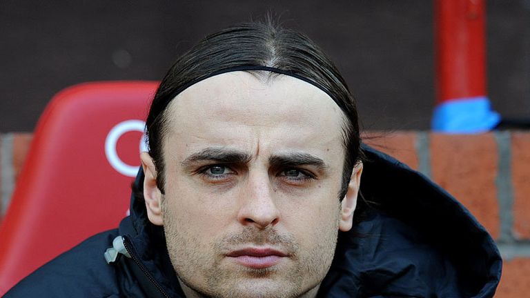 Dimitar Berbatov on the bench for Man United at the start of the game.