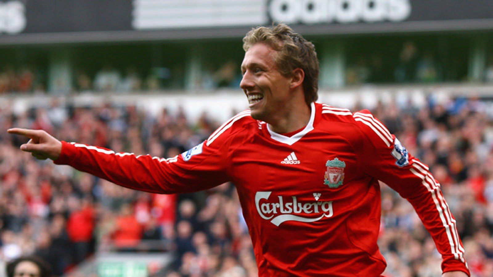 Lucas-Leiva-celeb-Liverpool-v-