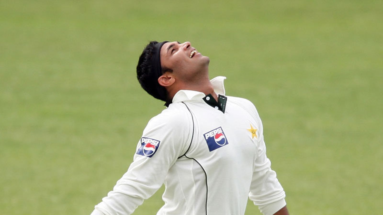 Farhet Farhat wages lone battle | Cricket News | Sky Sports