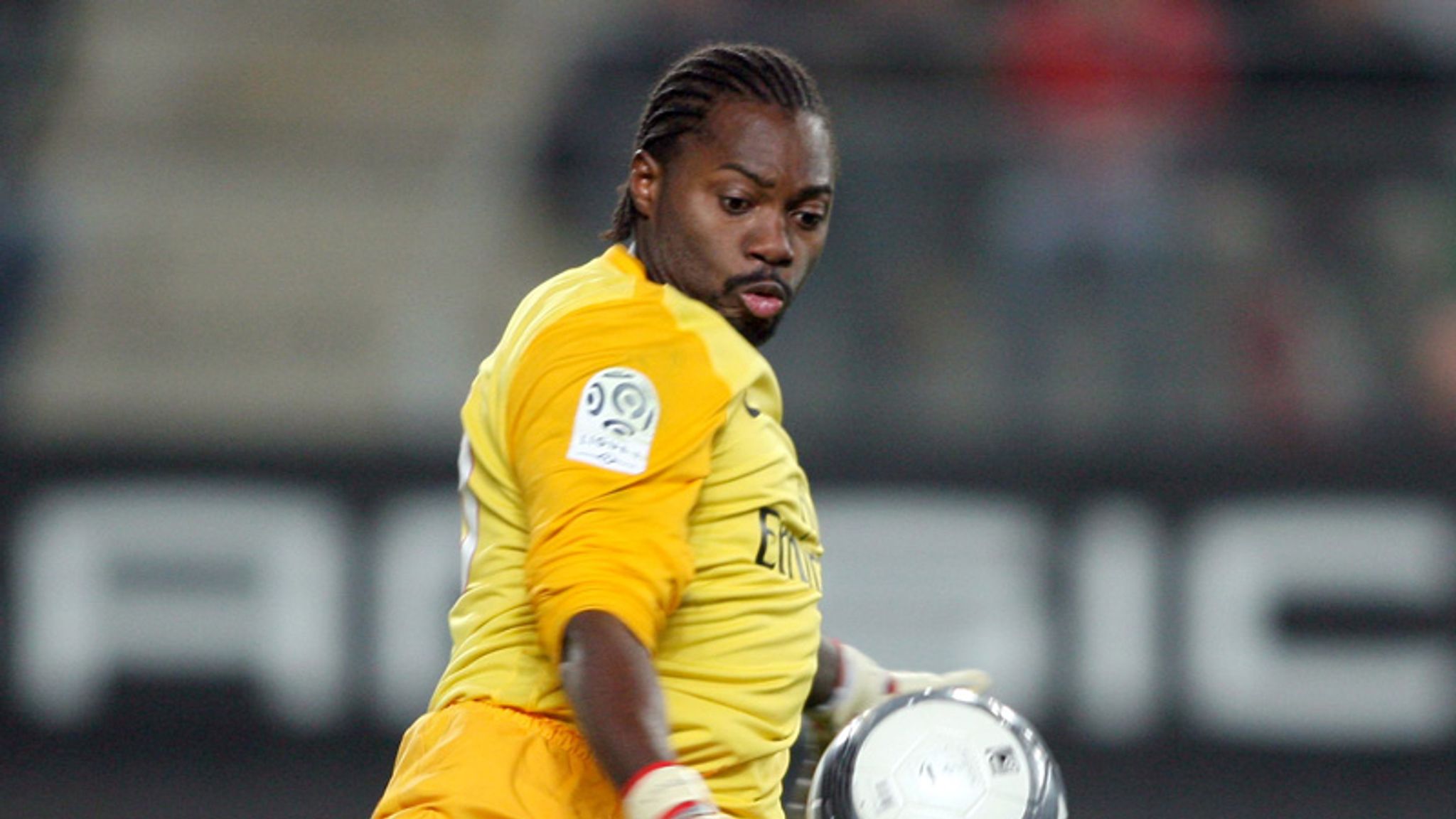 Edel gets PSG backing | Football News | Sky Sports