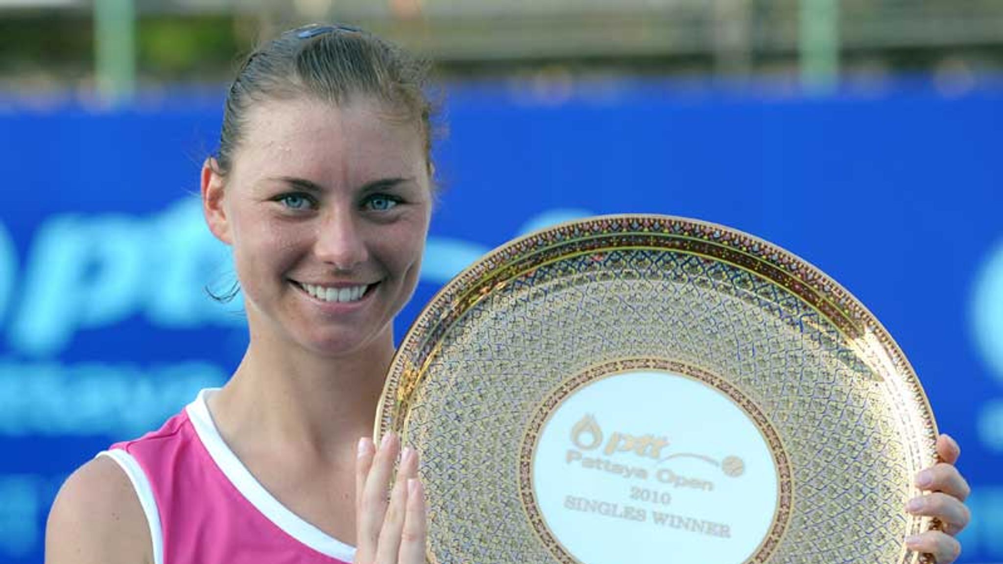 Zvonareva defends title Tennis News Sky Sports