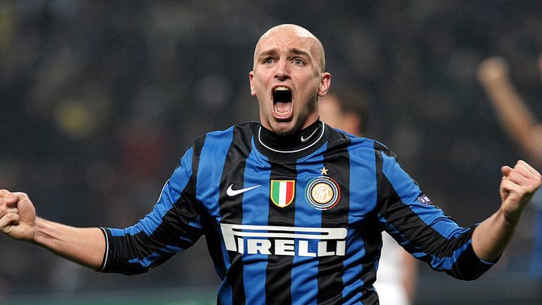 Esteban Cambiasso hits the winner for Inter in the 55th minute