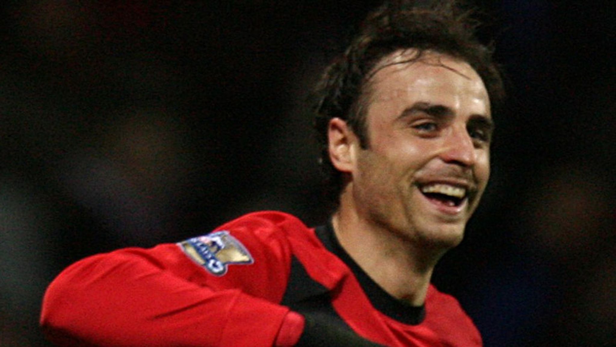 Berbatov spin tsb. Димитар Бербатов двойники. Димитар Бербатов курит.