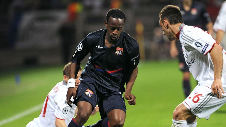 Lyon star Sidney Govou found the going tough against a very well organised Bayern Munich