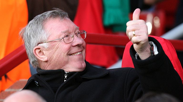Sir Alex Fergusons decision to play Rooney goes down well at Old Trafford