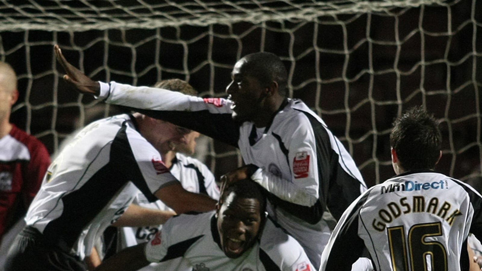 Manset finally sees off Imps | Football News | Sky Sports