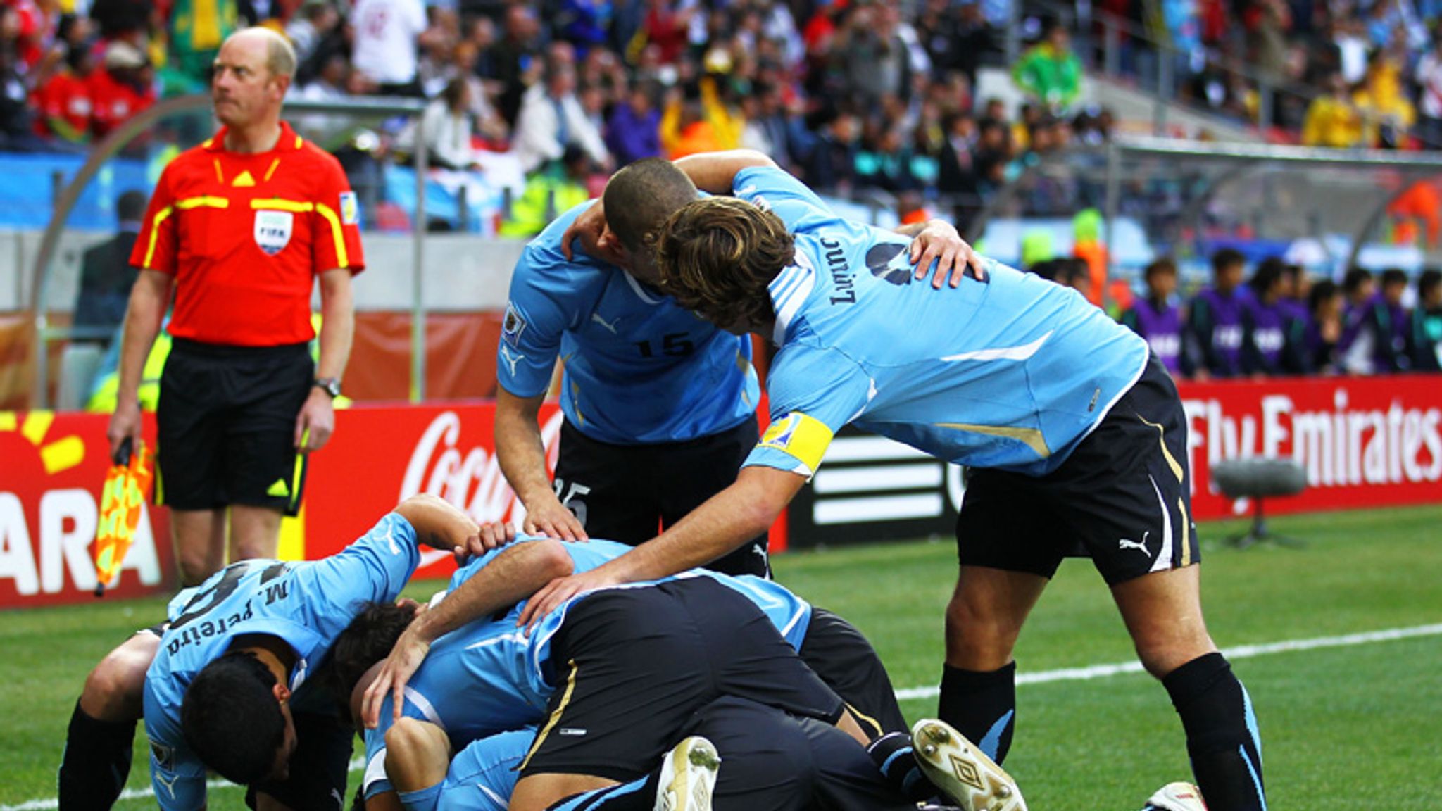 Uruguay 2 1 Korea Rep Match Report & Highlights