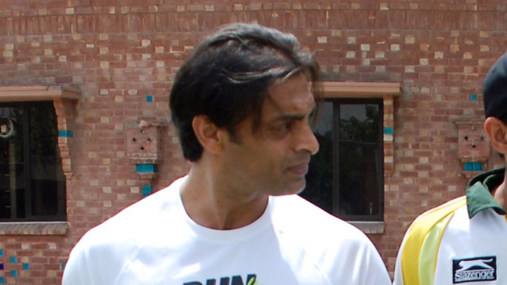 Ex-cricketer Abdul Razzaq's hairstyle steals limelight