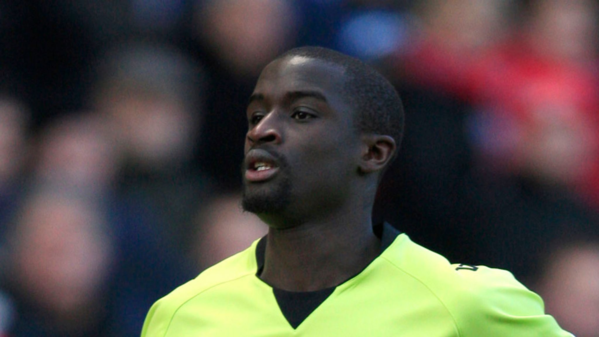 Bakayogo signs new deal | Football News | Sky Sports