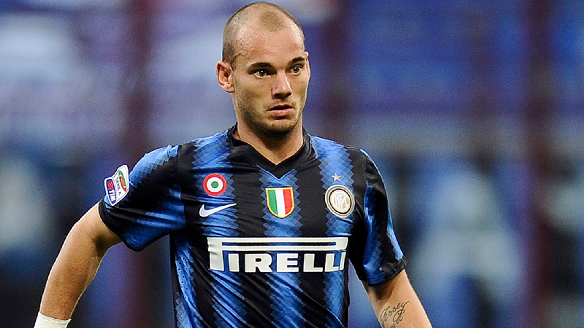 Sneijder tempted by United | Football News | Sky Sports