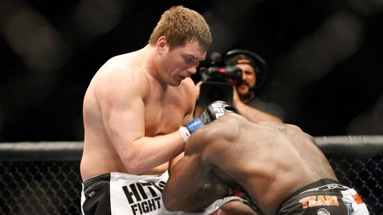 Beats Kimbo Slice in UFC 113