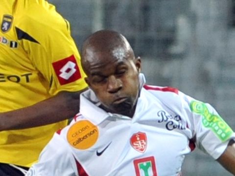 Image of Daf: Plays with a smile