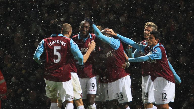 Carlton Cole scored West Hams third and fourth goals to leave holders United facing elimination.