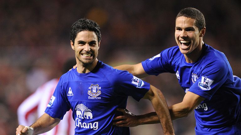 Mikel Arteta strikes late to earn a draw for Everton