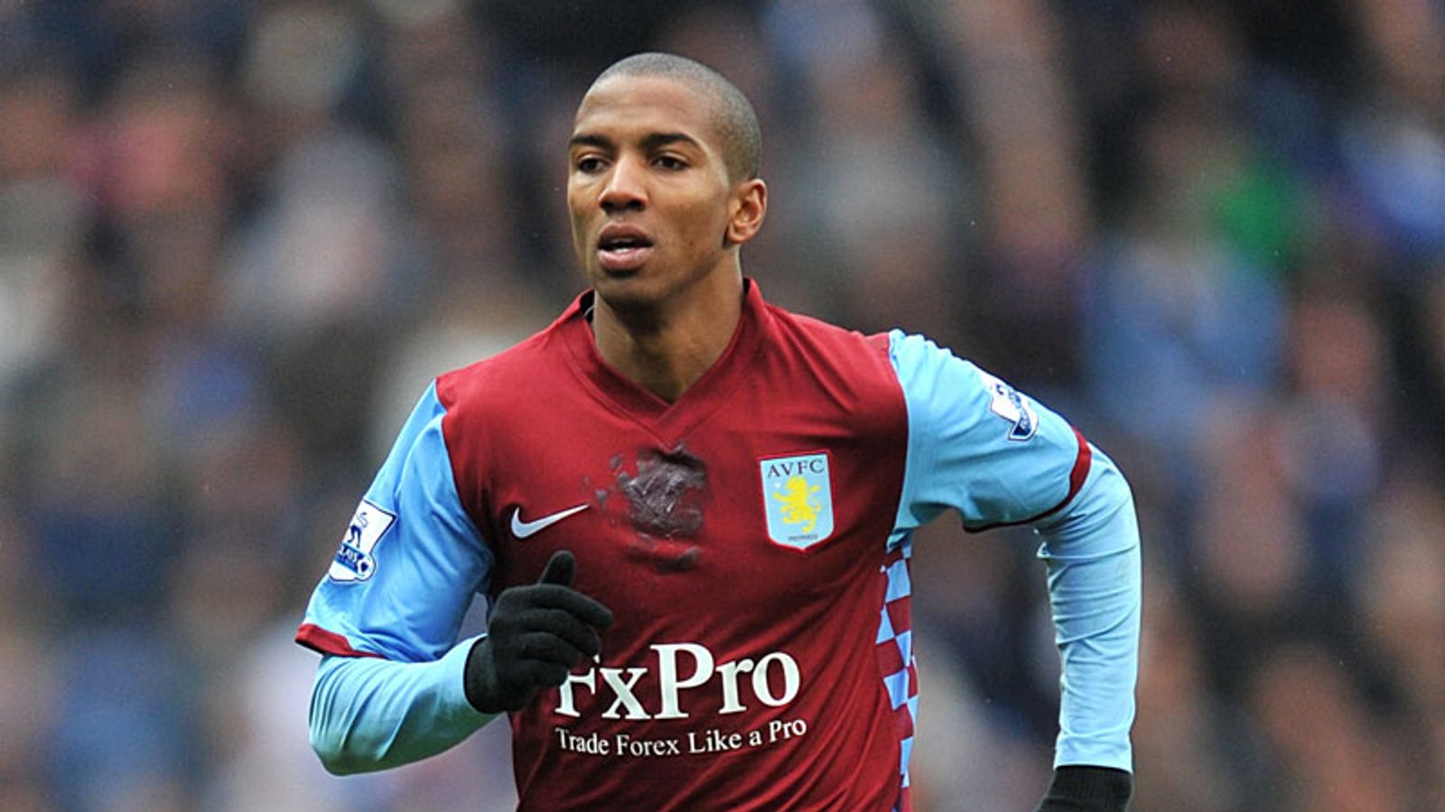 Вил янг. Ashley young Aston Villa. Young футболист. Вил Спортс.