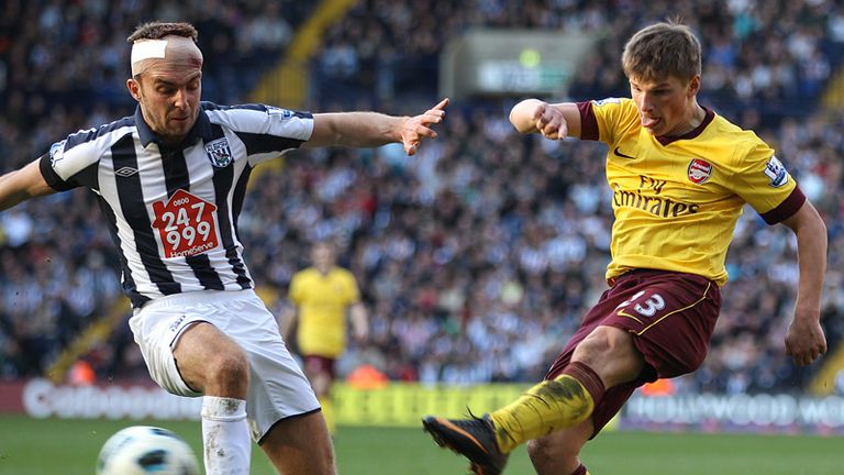 Arshavin: Smashes home to reduce the deficit