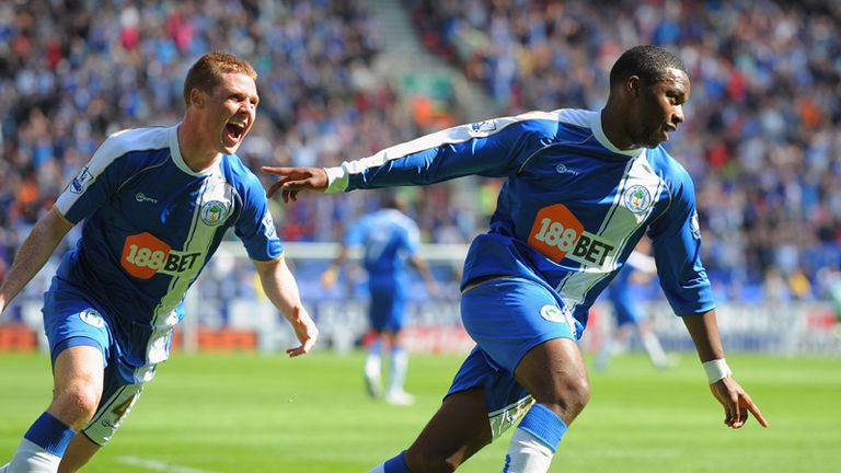 Charles NZogbia celebrates with team mate James McCarthy after scoring to make it 1-0 against Everton 