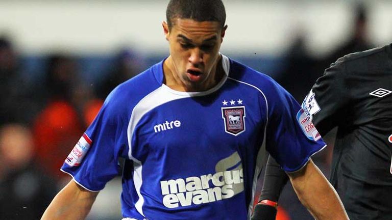 Brown: Signs for Rotherham