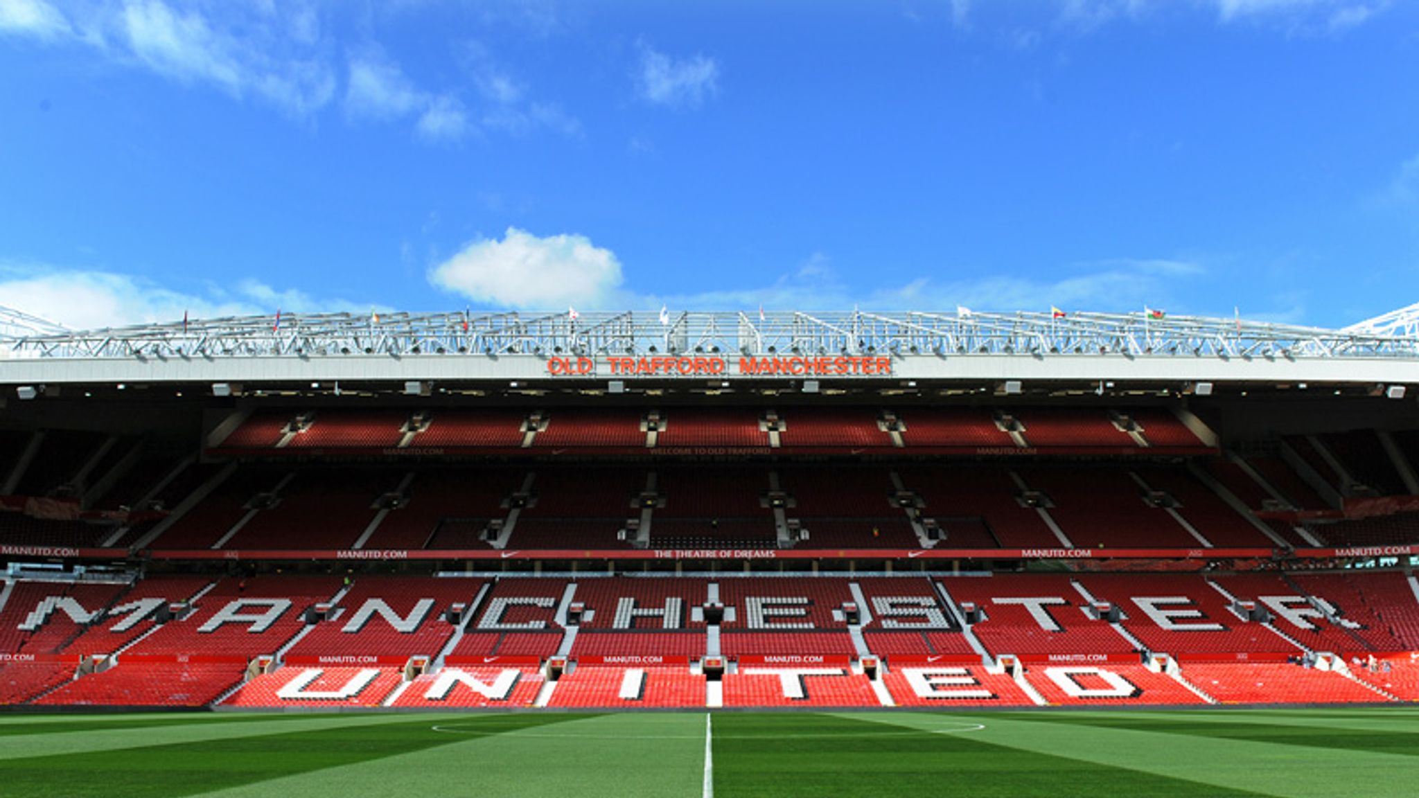 Old Trafford – “Nhà hát của những giấc mơ” không ngủ yên