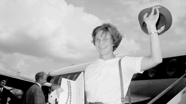 Arriving home from Rome Olympics with her gold medal from the 200m breaststroke