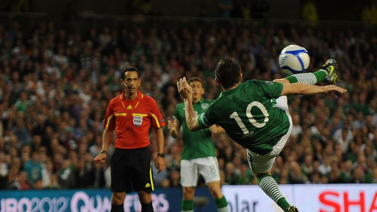 Robbie Keane of Ireland tries an overhead kick against Slovakia but misses 
