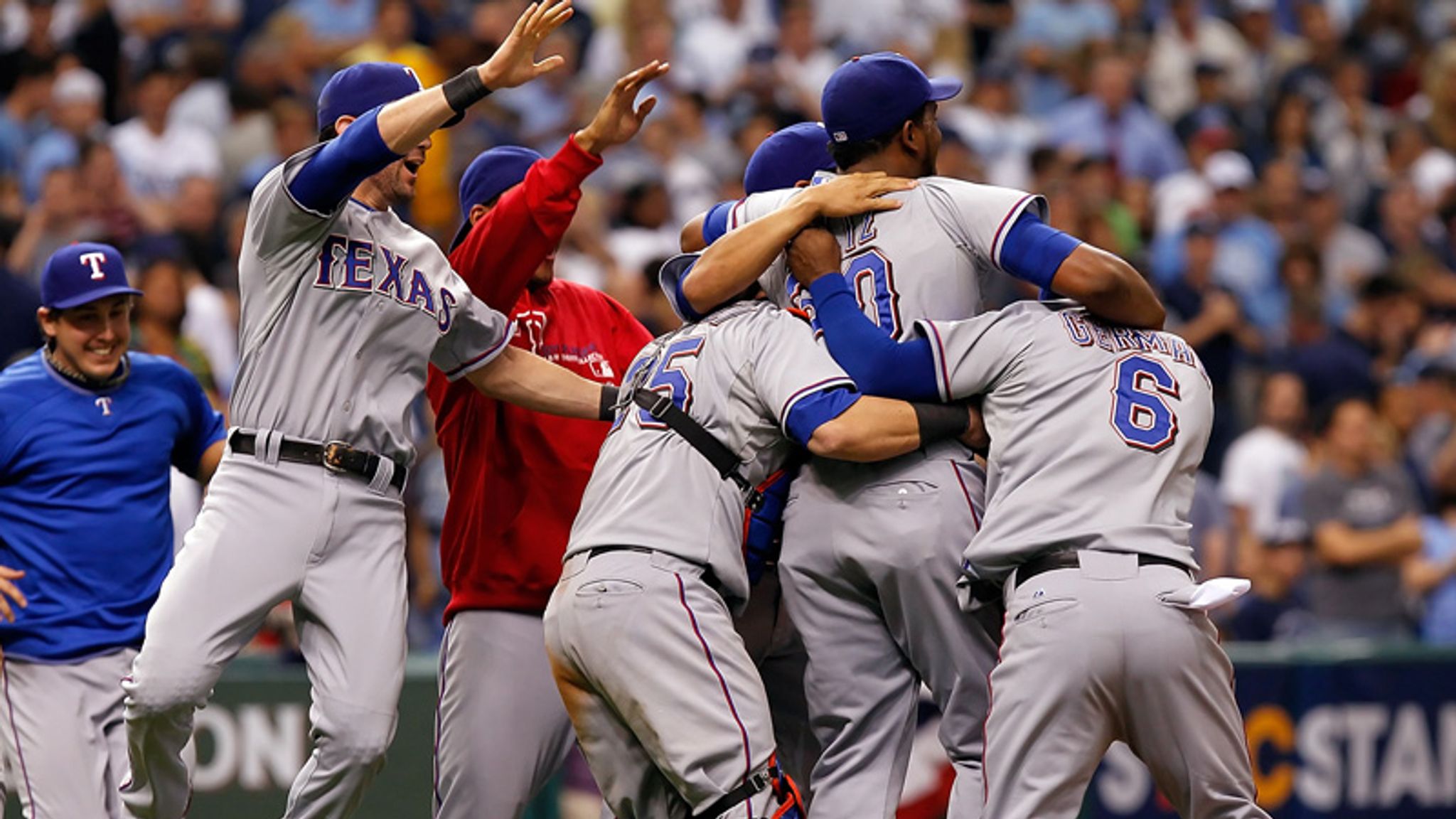 Rangers beat Cardinals 4-3