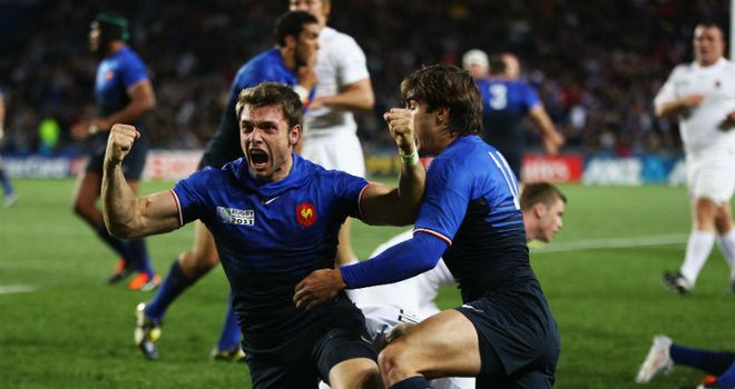 Vincent Clerc celebrates his try