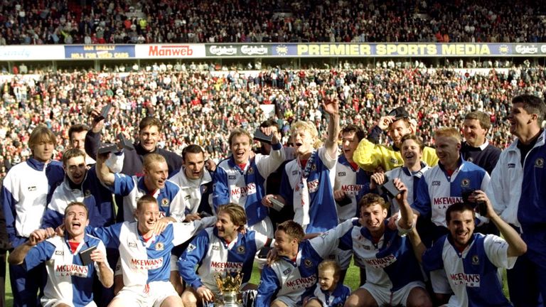 Ferguson's United were however unable to complete a hat-trick of titles, as Dalglish's Blackburn managed to pull off an unlikely title winning campaign.