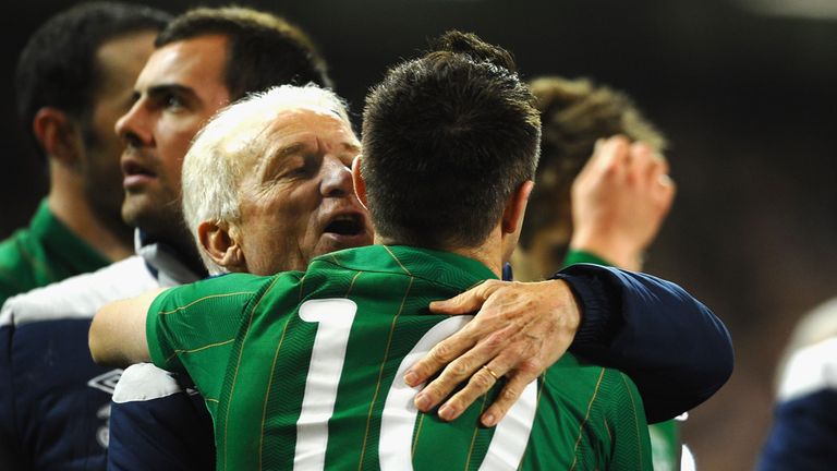 Robbie Keane has backed manager Giovanni Trapattoni to stay