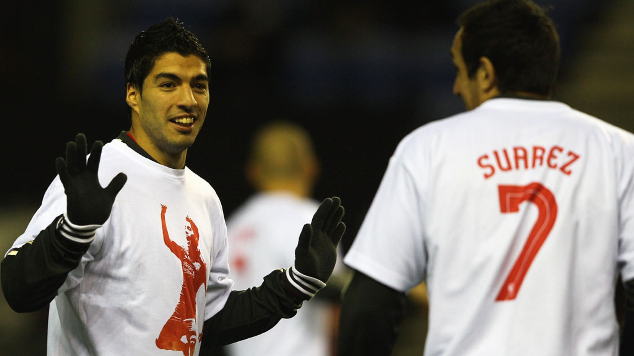 Kostuums Ontvangst Immigratie Kenny Dalglish says Liverpool were not instructed to wear Luis Suarez  T-shirts | Football News | Sky Sports
