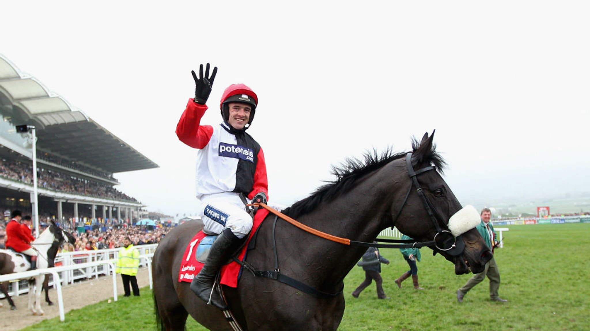 Big Buck's won't run again before the 2014 World Hurdle at Cheltenham ...