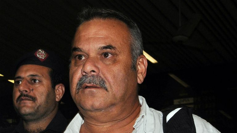 Dav Whatmore arriving at Allama Iqbal International airport in Lahore