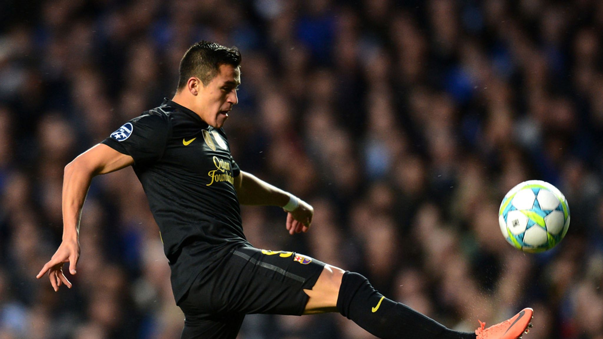 Barcelona's Alexis Sanchez ruled out for four weeks after